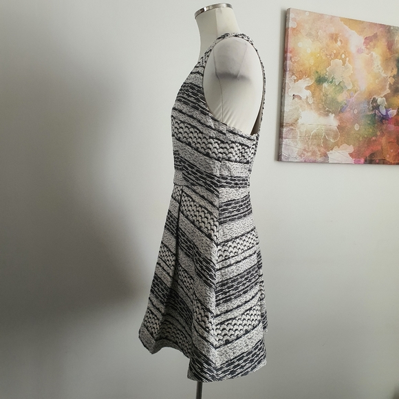 Forever New Size 12 Sleeveless Grey Ivory Jacquard V Neck Pleated Mini Dress - Picture 6 of 14
